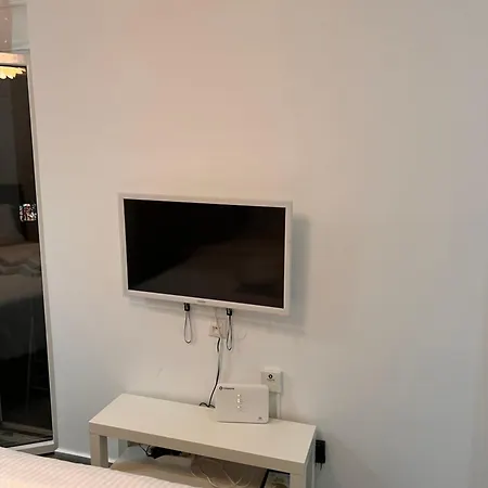 Small Budjet Deluxe Down Town Apartmán *