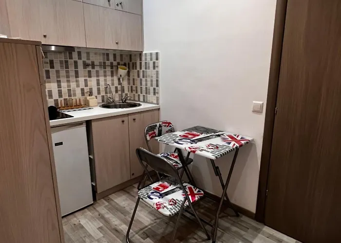 Small Budjet Deluxe Down Town Θεσσαλονίκη